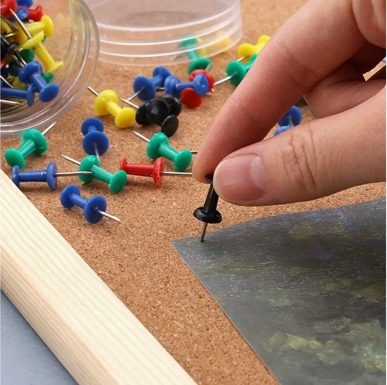 100pcs Push Pins Set – Assorted Color Thumb Tacks for Cork Boards, Bulletin Boards & Office Organization