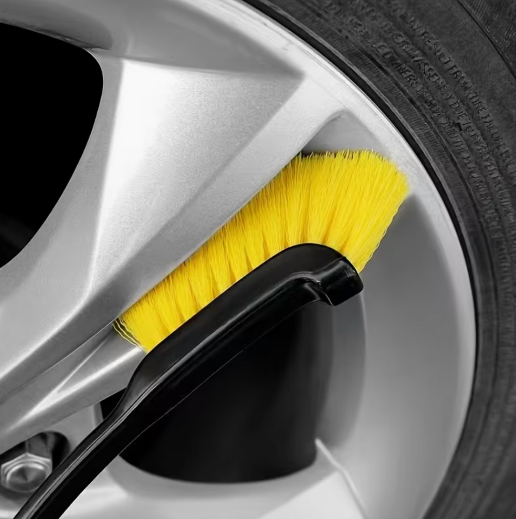 Multi-Use Car Wheel Brush – Yellow Bristle Detailing Brush with Ergonomic Handle for Alloy Wheels, Tires & Cleaning